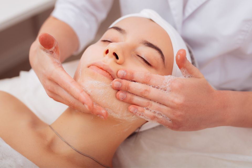 皮膚管理課程是什麼？傳統美容VS韓國皮膚管理，一篇洞悉